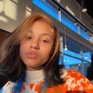 Meet your Posher, Mia